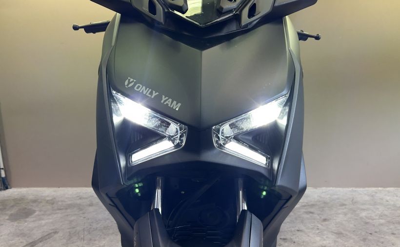 YAMAHA XMAX 300 3