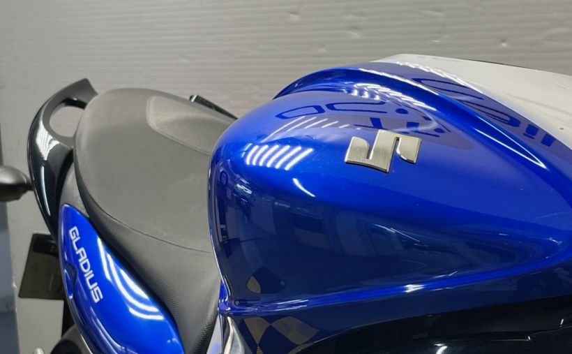 SUZUKI GLADIUS 650 12