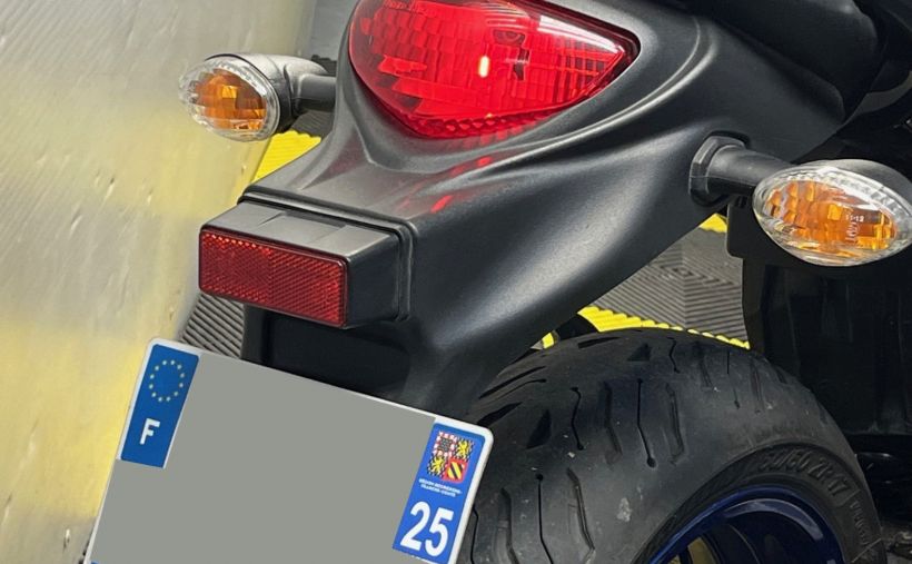 SUZUKI GLADIUS 650 36