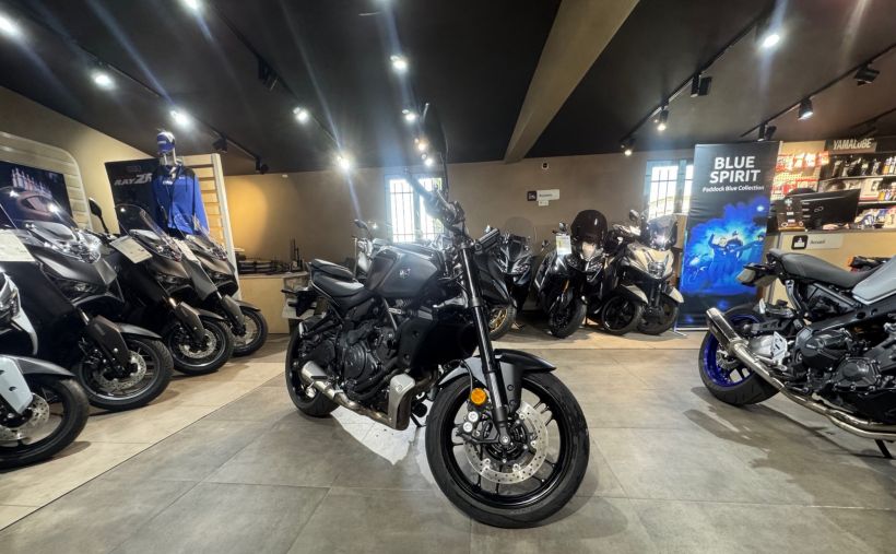 YAMAHA MT-07 Y-AMT 0