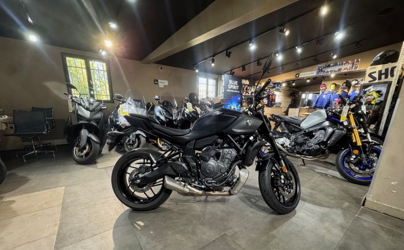 YAMAHA MT-07 Y-AMT 2