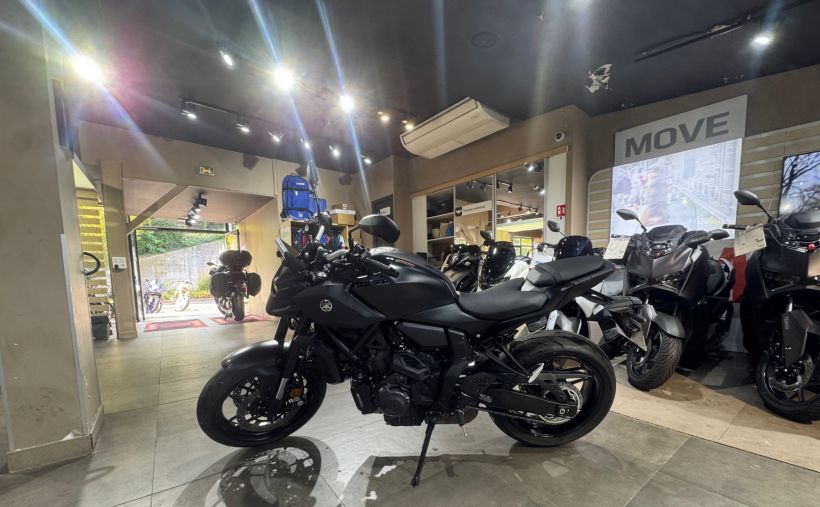 YAMAHA MT-07 Y-AMT 3