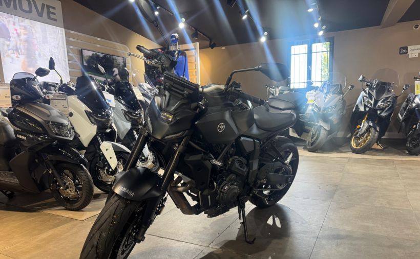 YAMAHA MT-07 Y-AMT 4