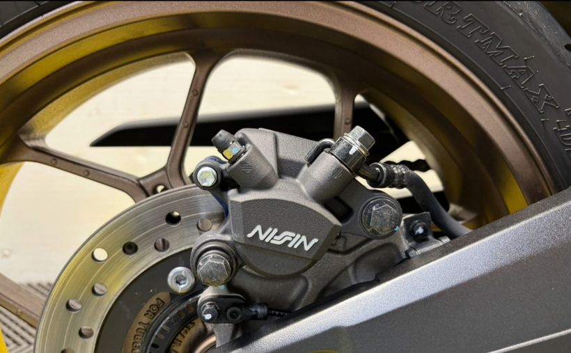 HONDA CB650R Neo Sports Café 13
