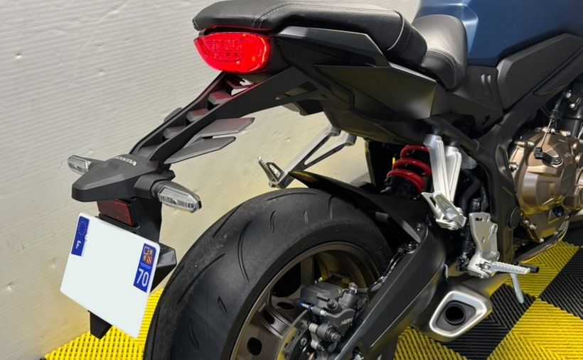 HONDA CB650R Neo Sports Café 15