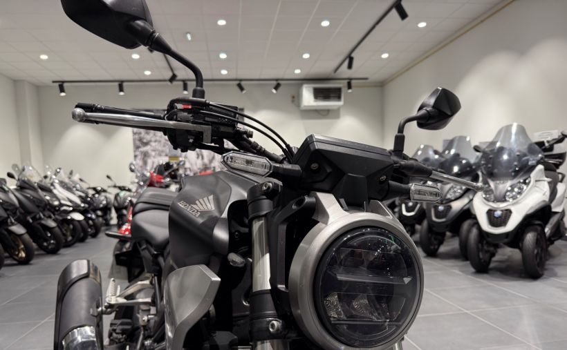 HONDA CB 300 R 20