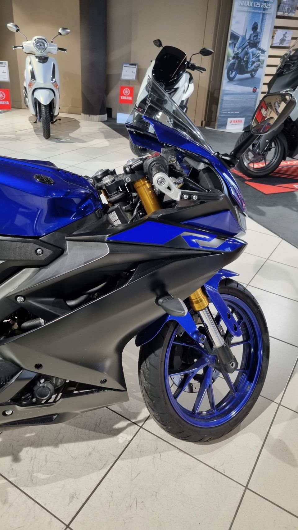 YAMAHA YZF-R 125 3