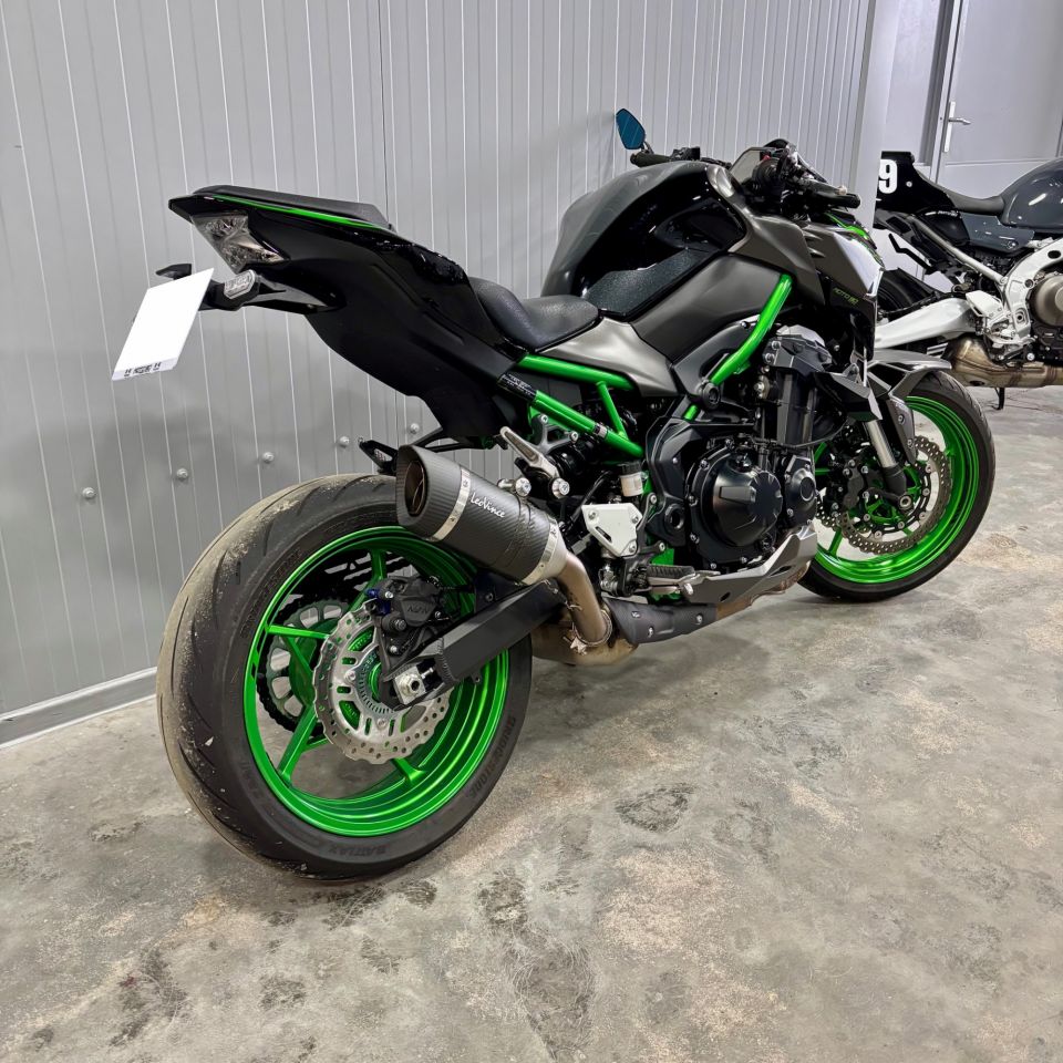 KAWASAKI Z 900 6