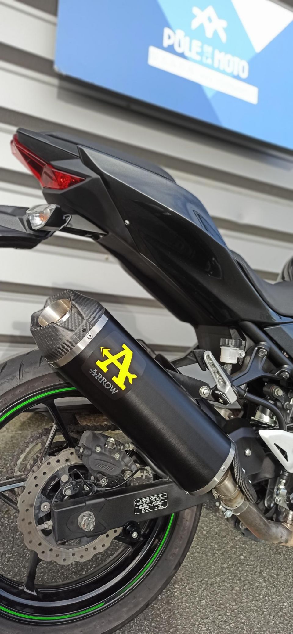 KAWASAKI NINJA 400 5