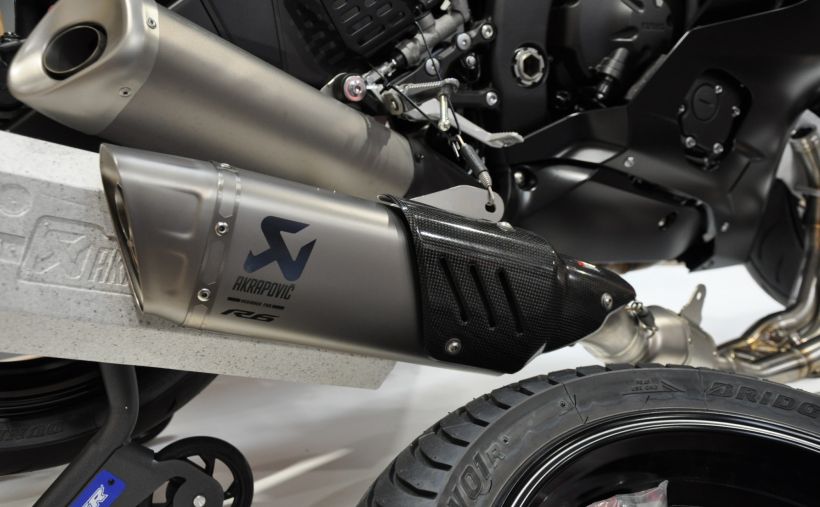 YAMAHA YZF-R6 RACE 5