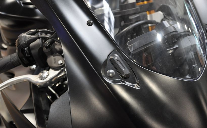 YAMAHA YZF-R6 RACE 11