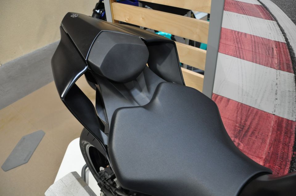 YAMAHA YZF-R6 RACE 14