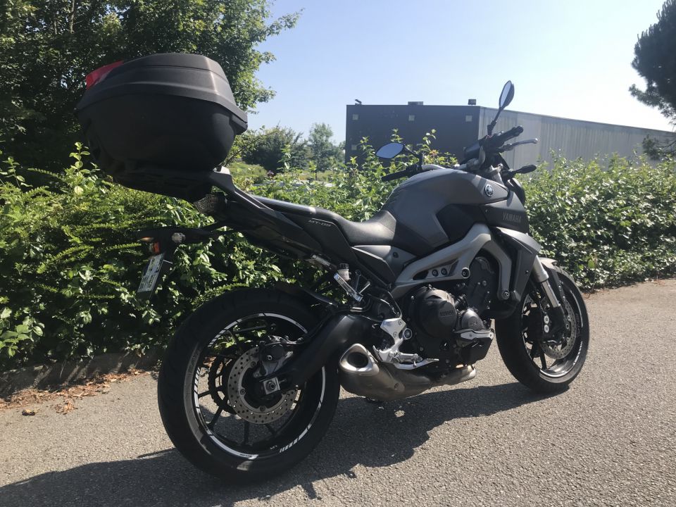 YAMAHA MT-09 12