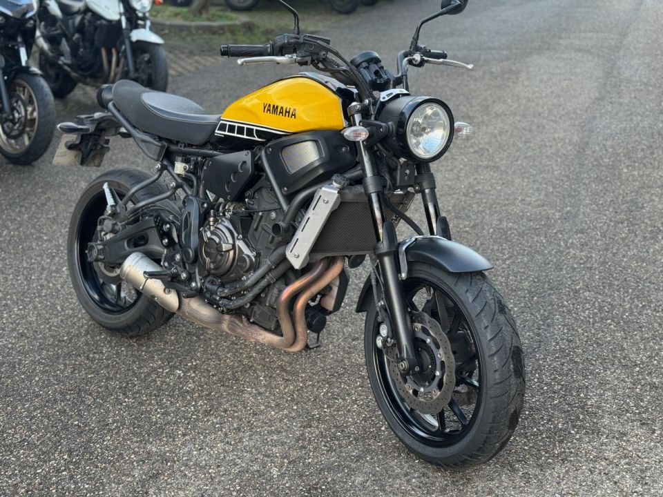 YAMAHA XSR 700 1