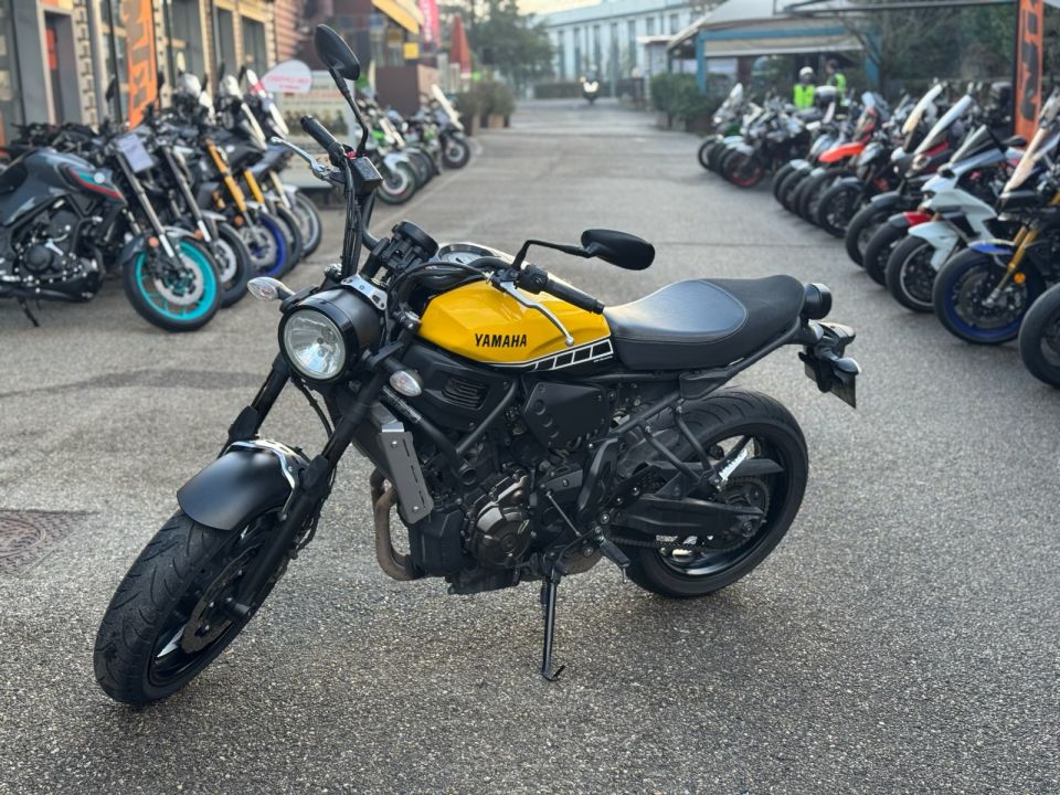 YAMAHA XSR 700 3