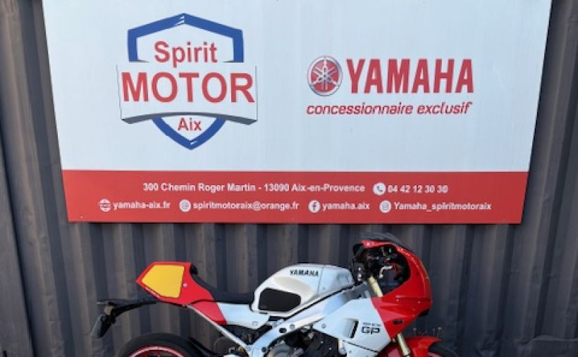 YAMAHA XSR 900 GP 2