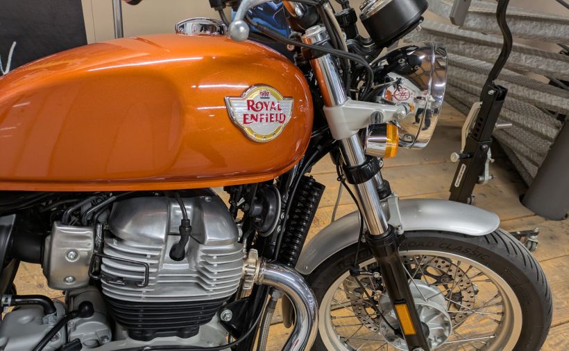 ROYAL ENFIELD INTERCEPTOR 20