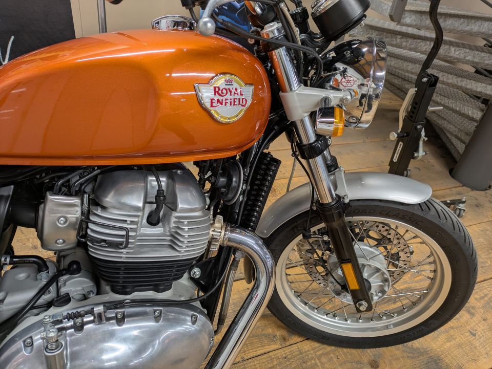 ROYAL ENFIELD INTERCEPTOR 20