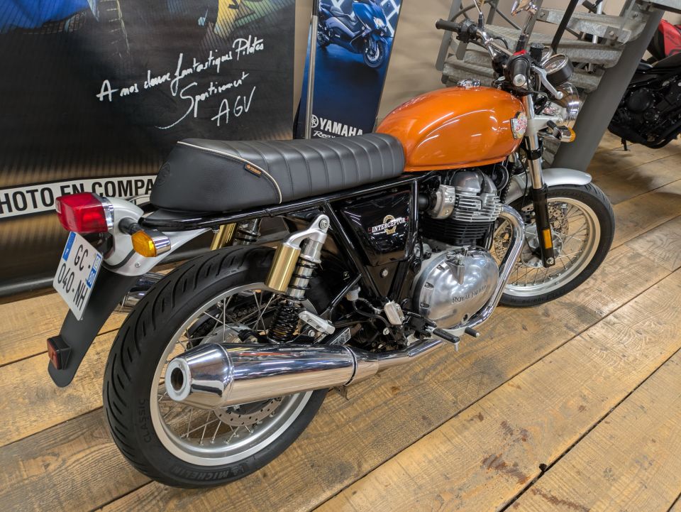 ROYAL ENFIELD INTERCEPTOR 30