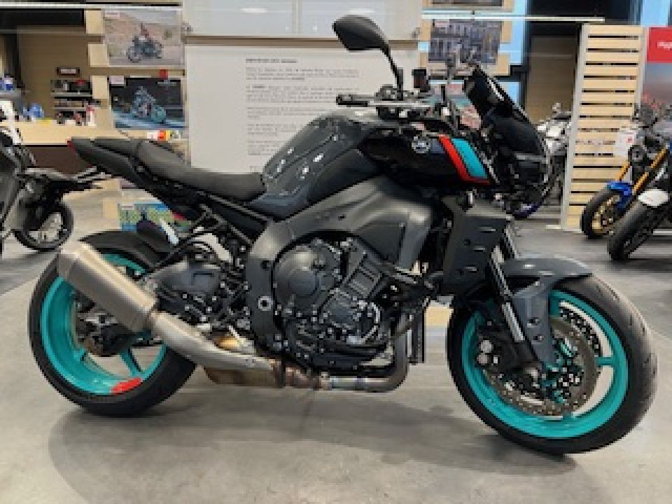 YAMAHA MT-10 0