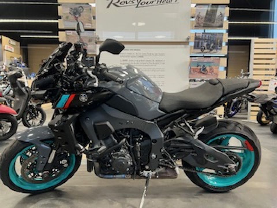 YAMAHA MT-10 2