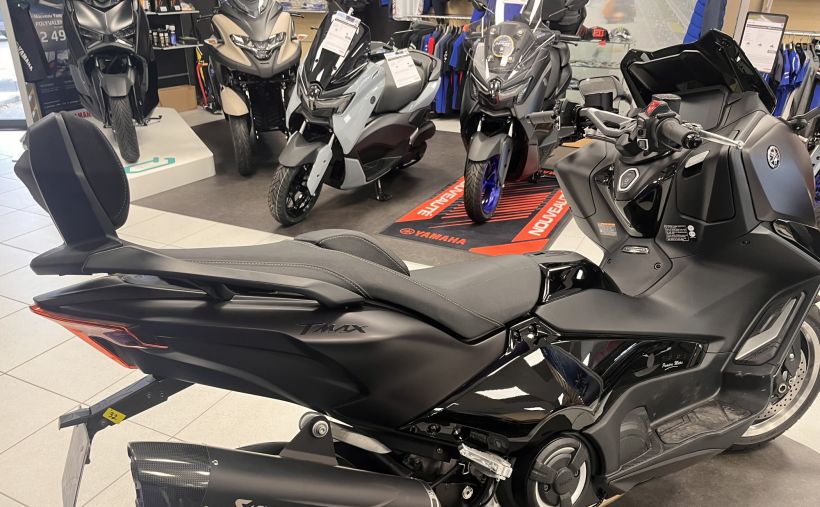 YAMAHA XP T-MAX 560 TECH MAX 4