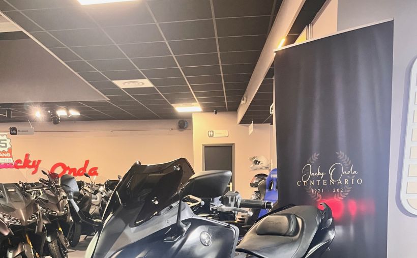 YAMAHA XP T-MAX 560 TECH MAX 1