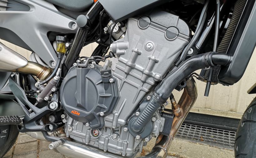 KTM 790 DUKE L 8