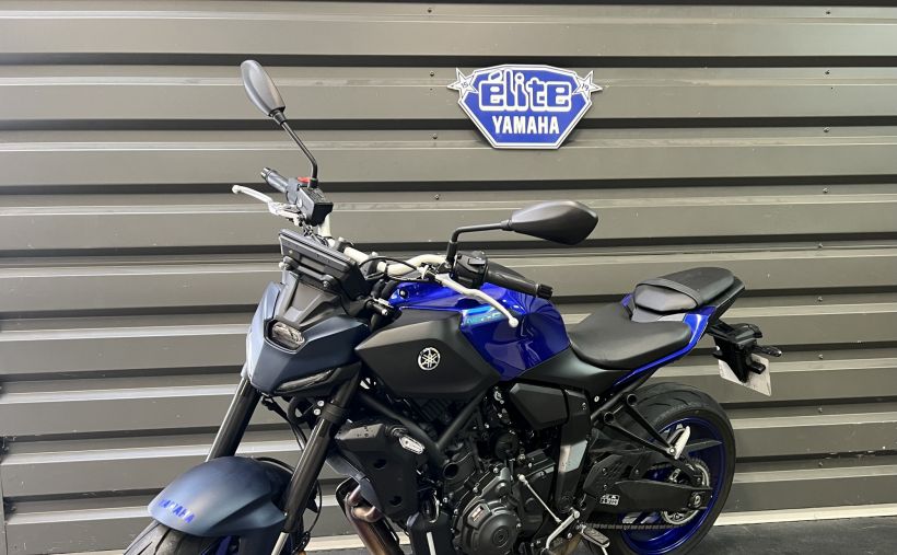 YAMAHA MT-07 3