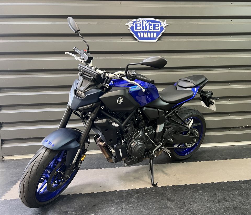 YAMAHA MT-07 3