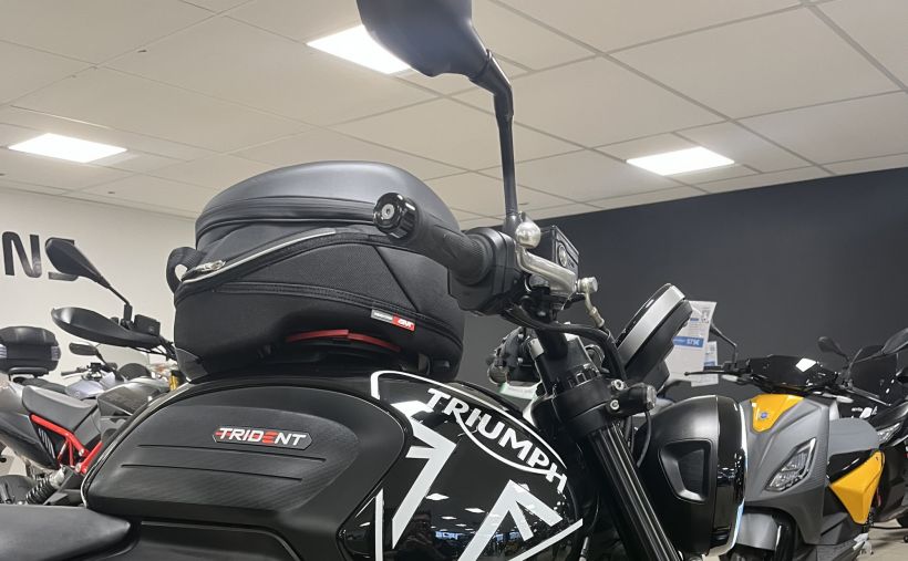 TRIUMPH TRIDENT 660 2
