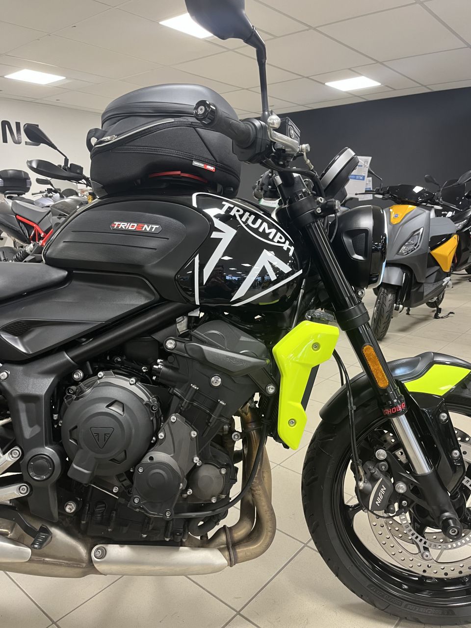 TRIUMPH TRIDENT 660 10