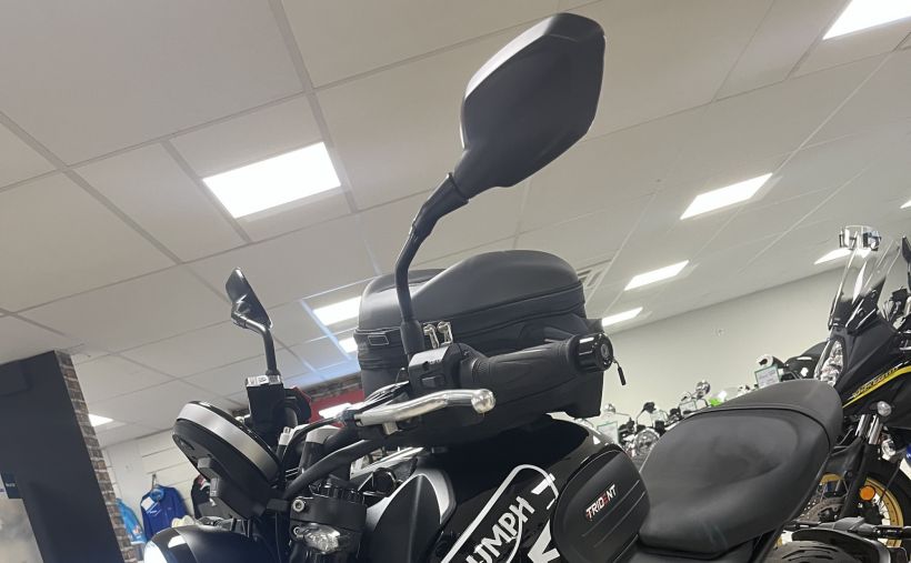 TRIUMPH TRIDENT 660 3