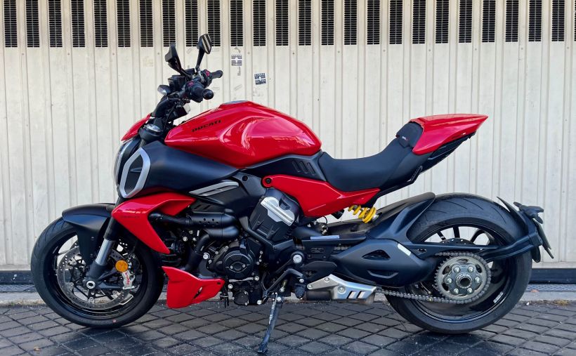 DUCATI DIAVEL V4 3