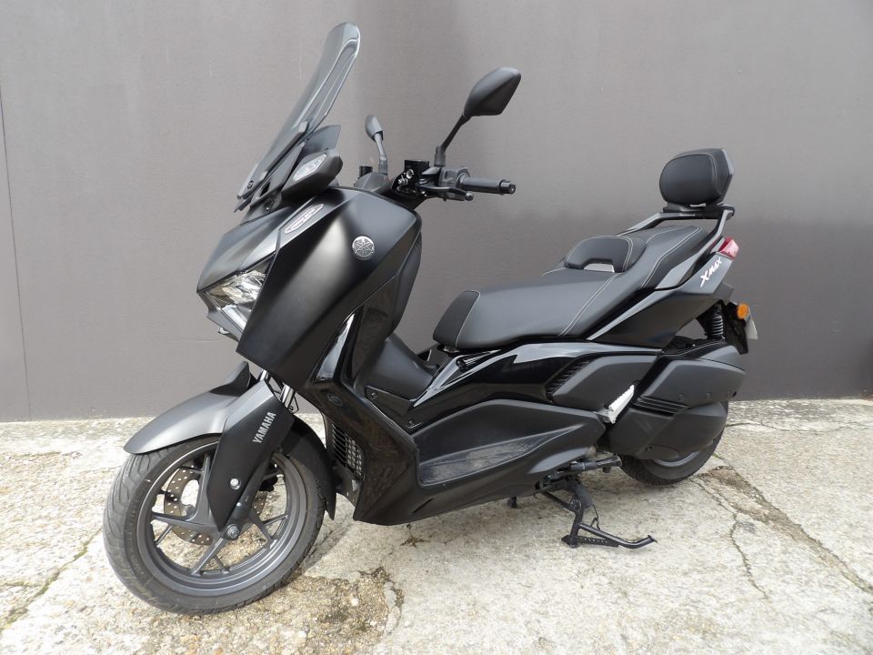YAMAHA XMAX 300 Tech Max 6