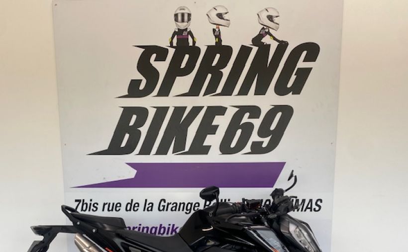 KTM 890 DUKE 4