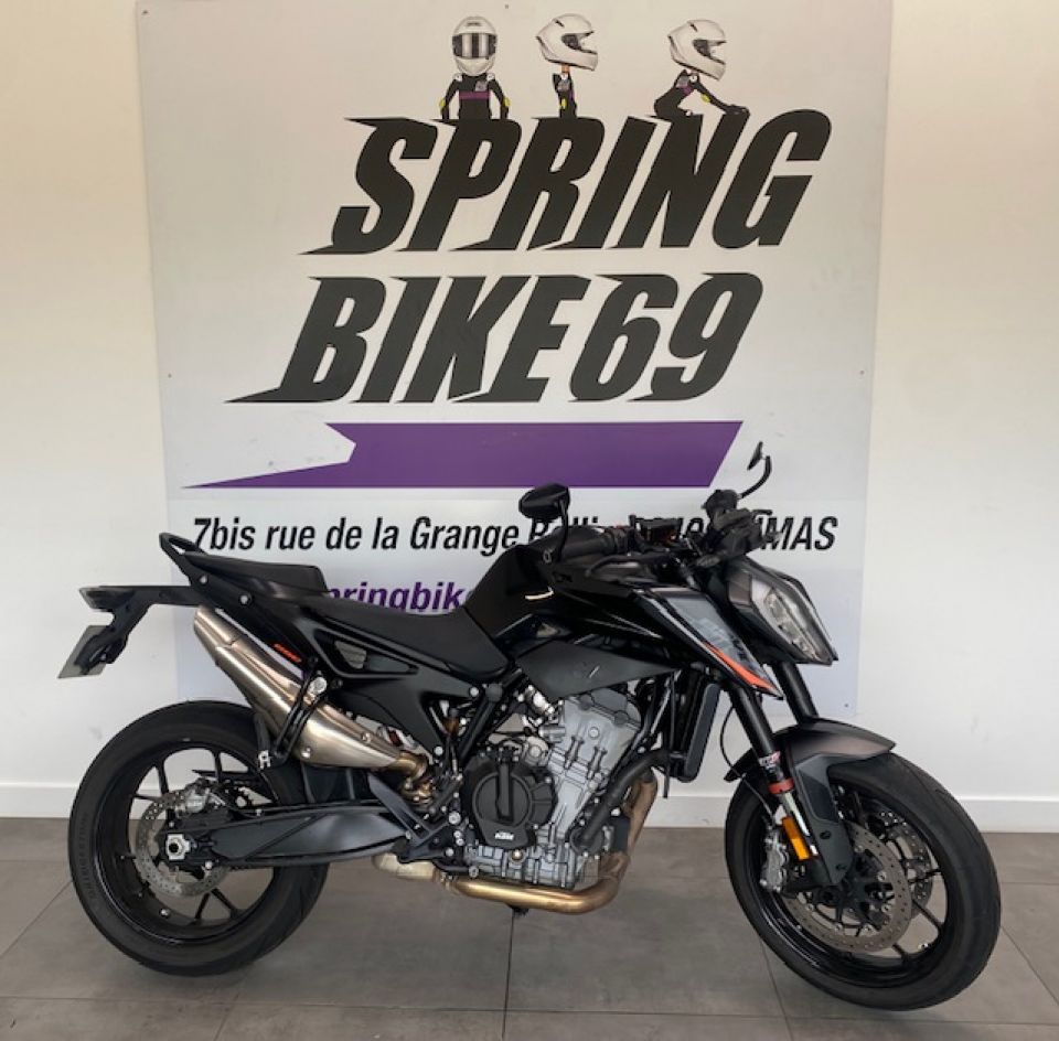 KTM 890 DUKE 8
