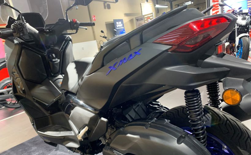 YAMAHA XMAX 125 3