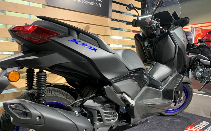 YAMAHA XMAX 125 4