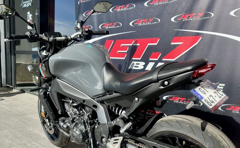 YAMAHA MT-09 5