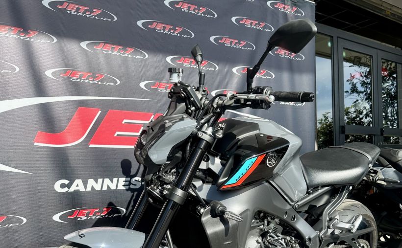 YAMAHA MT-09 3