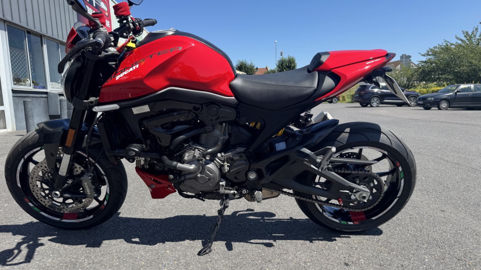 DUCATI MONSTER 937 14