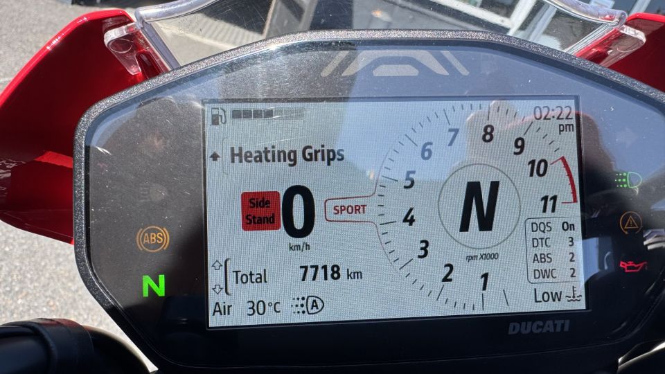 DUCATI MONSTER 937 21