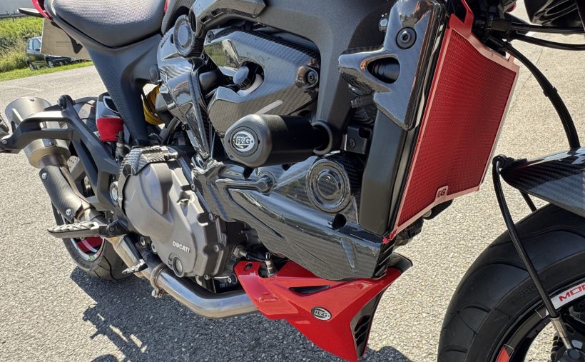DUCATI MONSTER 937 4