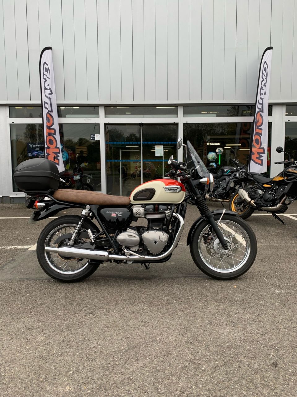 TRIUMPH BONNEVILLE T100 900 0