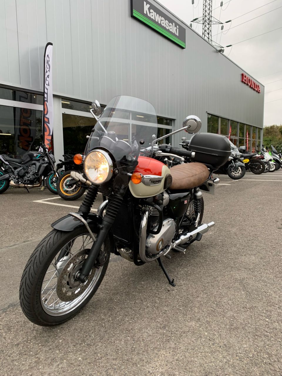 TRIUMPH BONNEVILLE T100 900 3
