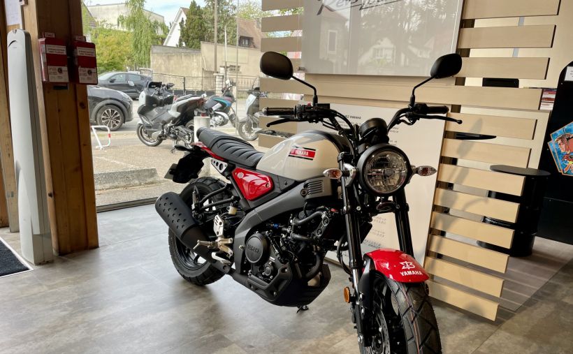 YAMAHA XSR 125 1