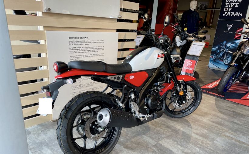 YAMAHA XSR 125 2