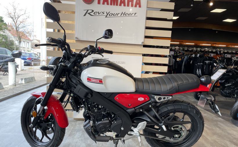 YAMAHA XSR 125 3