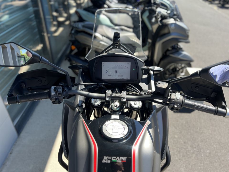 MOTO MORINI X-cape 650 6